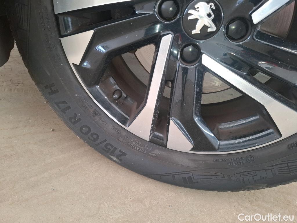  Peugeot  2008 PEUGEOT  / 2019 / 5P / Crossover 1.2 PT 130 GT Line (Ex 028N) #25