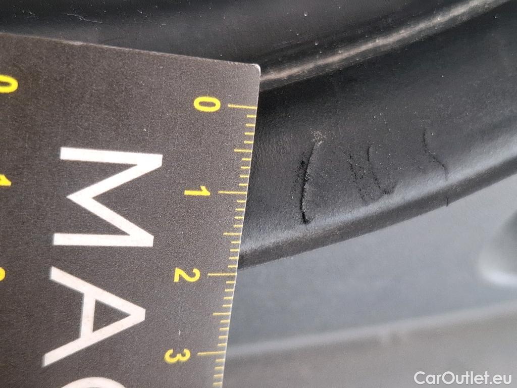  Peugeot  2008 PEUGEOT  / 2019 / 5P / Crossover 1.2 PT 130 GT Line (Ex 028N) #9