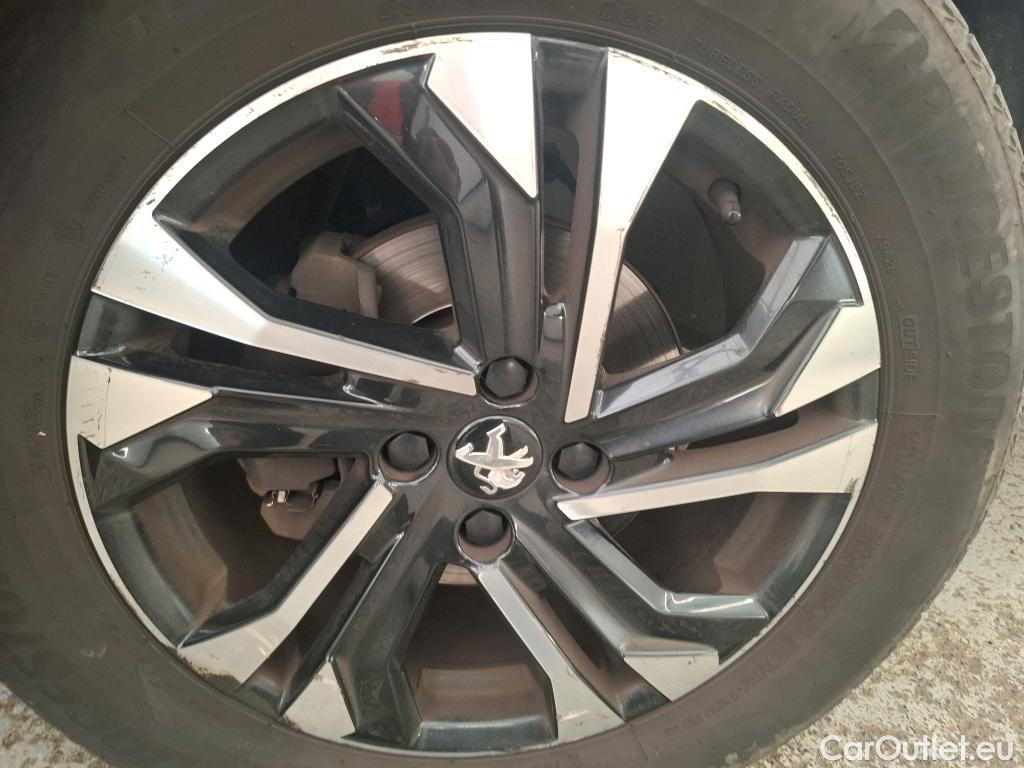  Peugeot  2008  Allure Business 1.2 PureTech 130CV BVA8 E6d #36