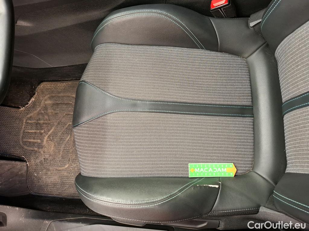  Peugeot  3008  Allure Pack 1.5 HDi 130CV BVA8 E6d #18