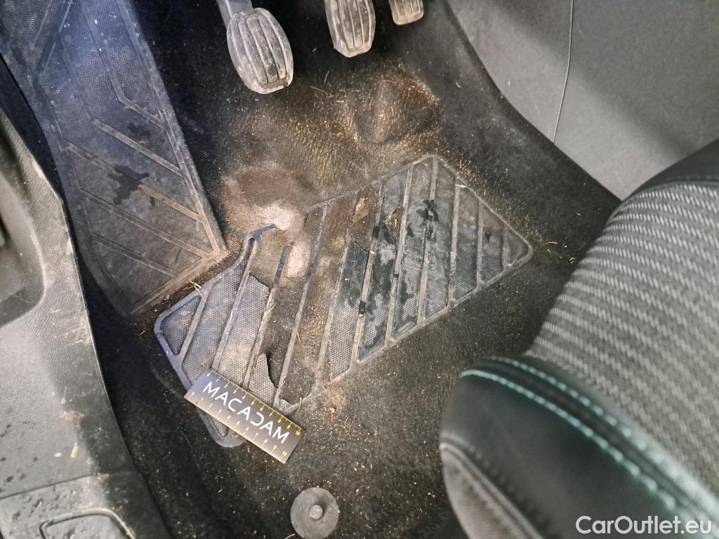  Peugeot  3008  Allure Pack 1.5 HDi 130CV BVM6 E6d #1