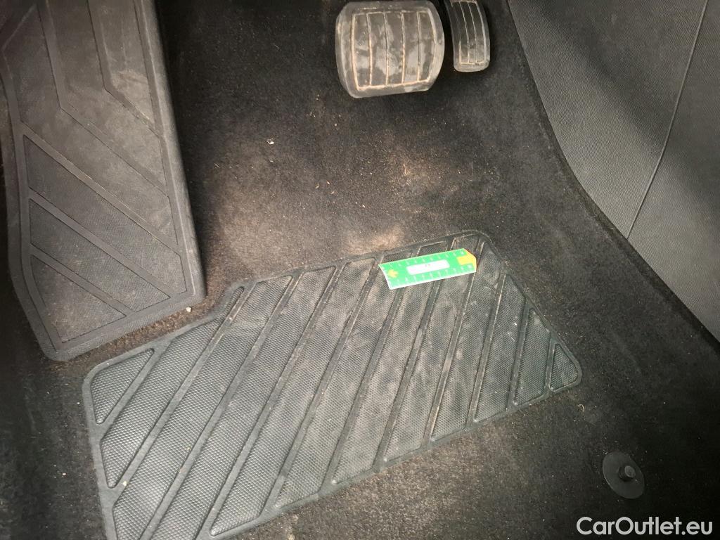  Peugeot  3008  II Active Pack 1.5 HDi 130CV BVA8 E6d #17