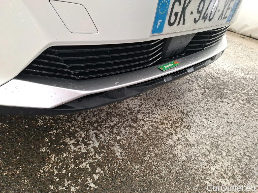  Peugeot  5008  Allure Pack 1.5 HDi 130CV BVM6 7 Sieges E6d #42