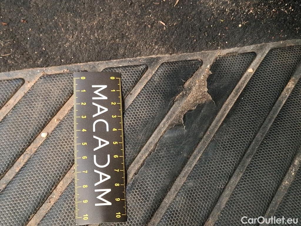  Peugeot  5008  Allure Pack 1.5 HDi 130CV BVA8 7 Sieges E6d #15