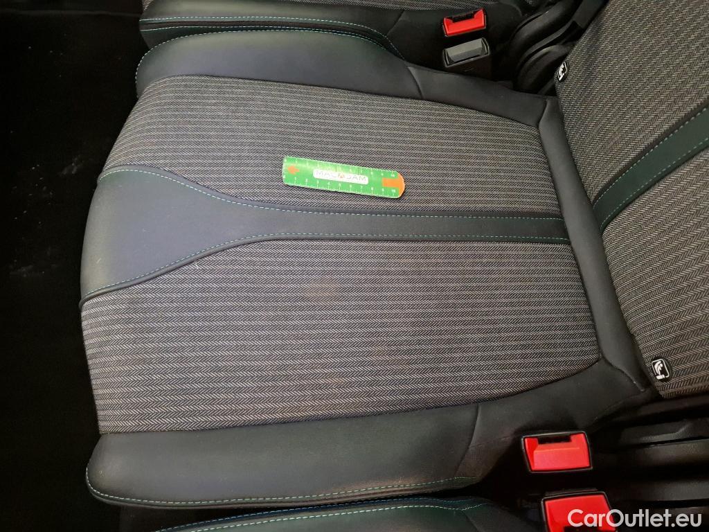  Peugeot  5008  Allure Pack 1.5 HDi 130CV BVM6 7 Sieges E6d #37