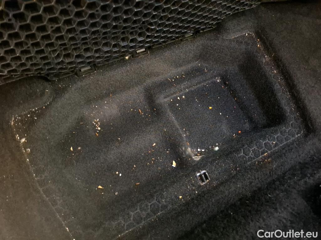  Peugeot  5008  Allure Pack 1.5 HDi 130CV BVM6 7 Sieges E6d #31