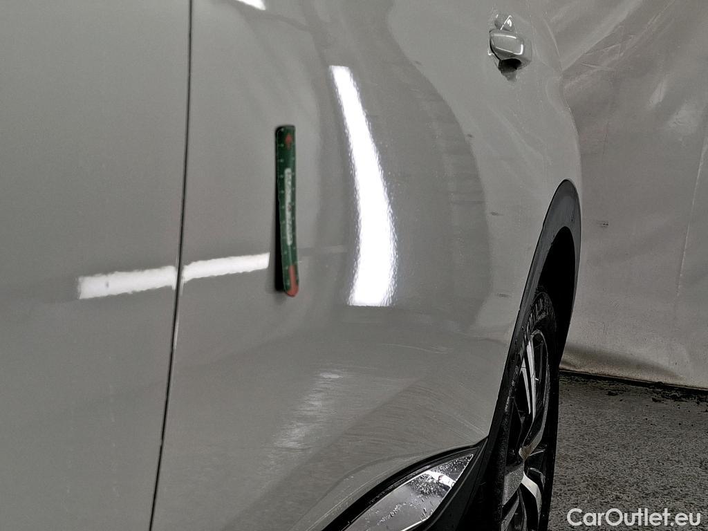  Peugeot  5008  Allure Pack 1.5 HDi 130CV BVM6 7 Sieges E6d #9