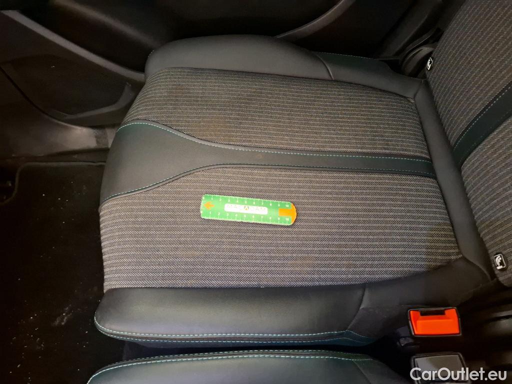  Peugeot  5008  Allure Pack 1.5 HDi 130CV BVM6 7 Sieges E6d #38