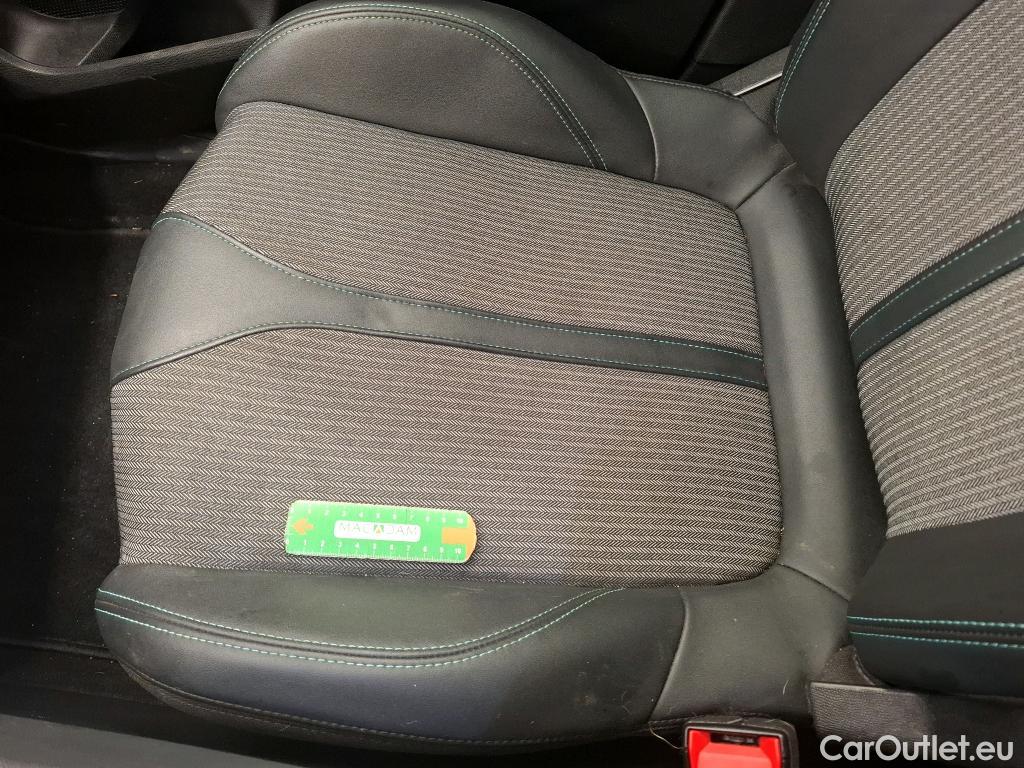  Peugeot  5008  Allure Pack 1.5 HDi 130CV BVM6 7 Sieges E6d #34