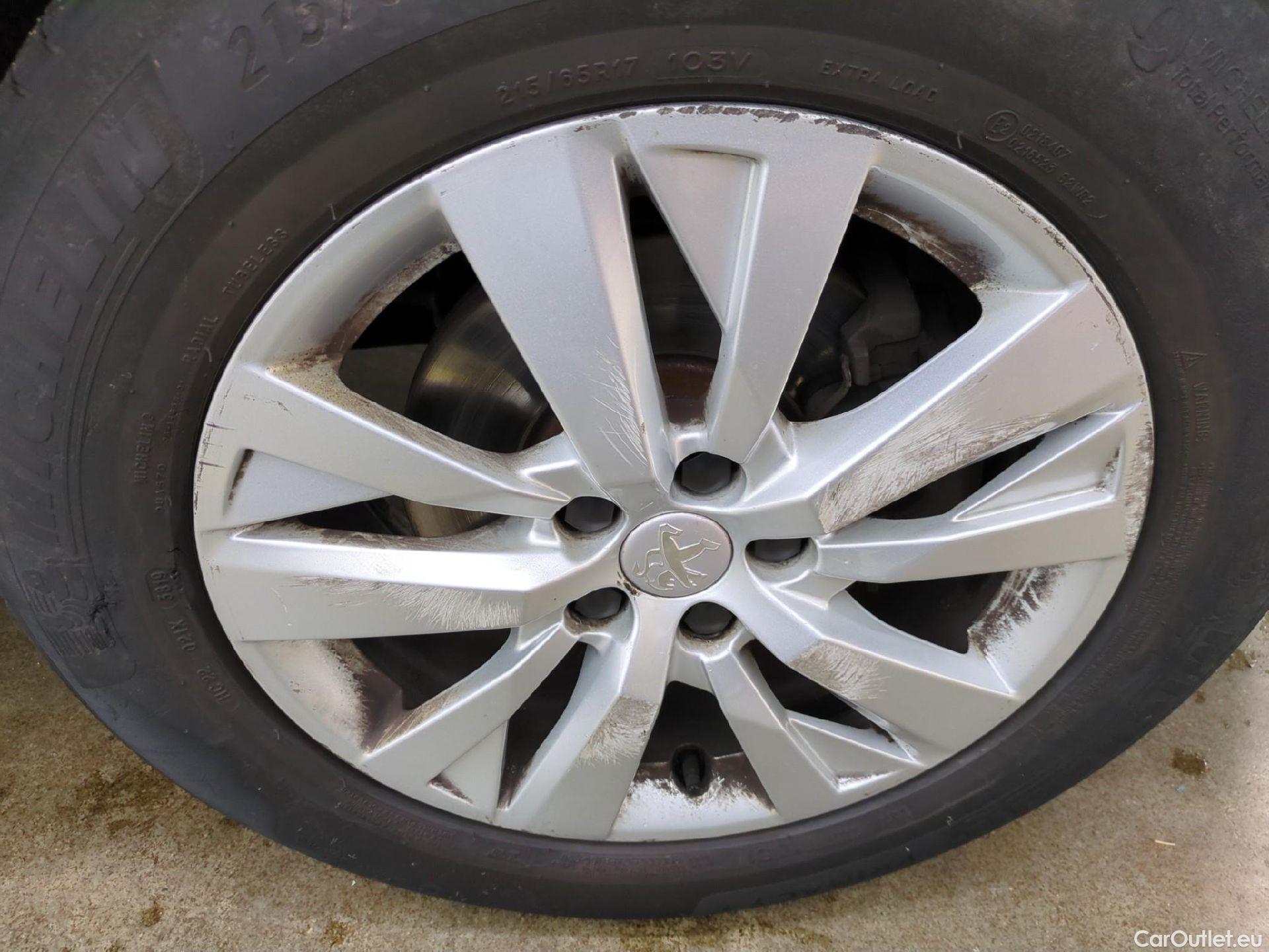  Peugeot  5008  Active Business 1.5 HDi 130CV BVA8 E6dT #48