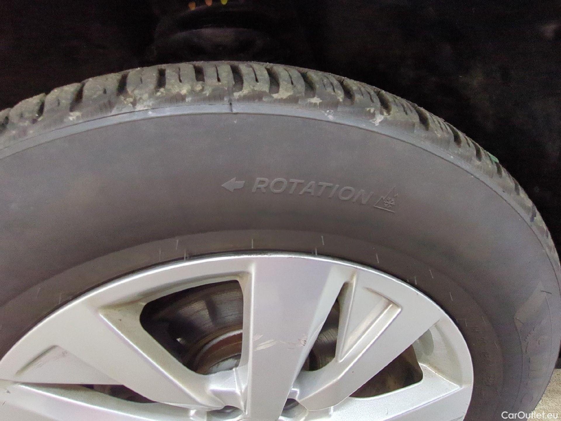  Peugeot  5008  Active Pack 1.5 HDi 130CV BVA8 7 Sieges E6d #1