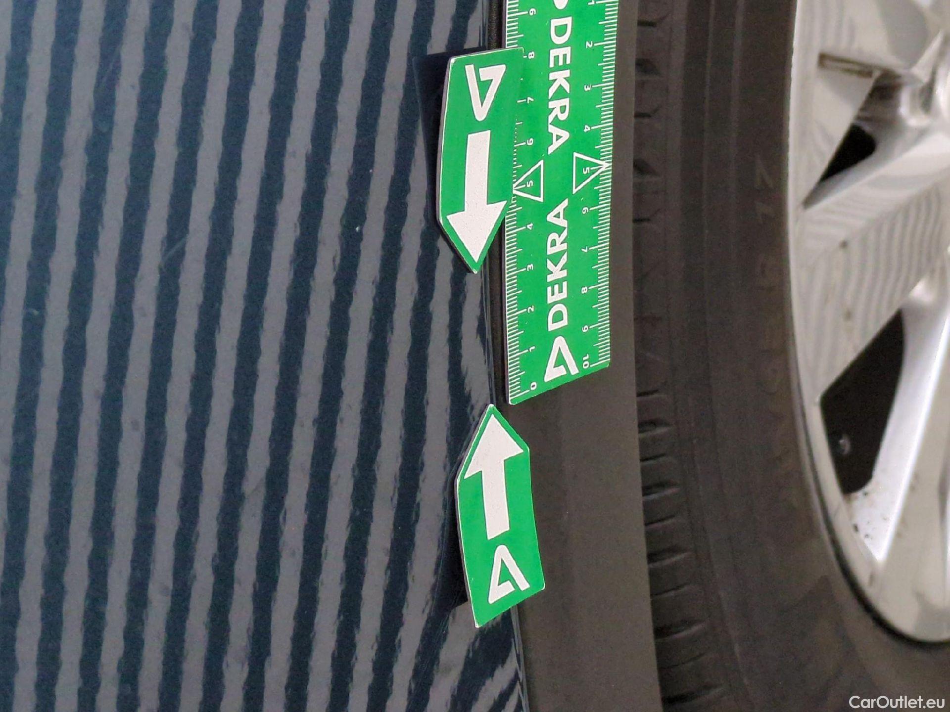  Peugeot  5008  Active Business 1.5 HDi 130CV BVA8 E6dT #106