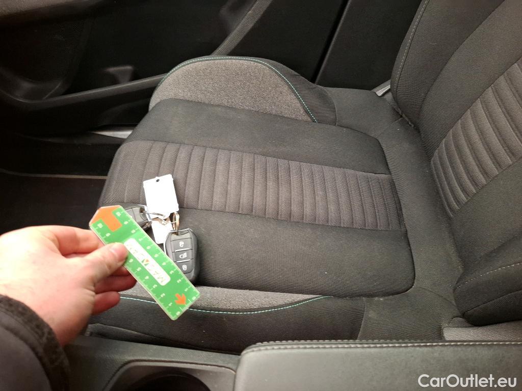  Peugeot  5008  Style 1.2 PureTech 130CV BVM6 7 Sieges E6d #15