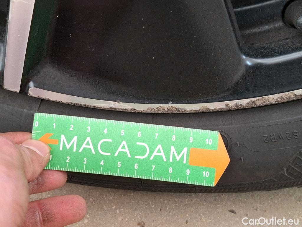  Peugeot  5008 PEUGEOT  / 2020 / 5P / SUV BlueHDi 130 S&S EAT8 GT Pack #9