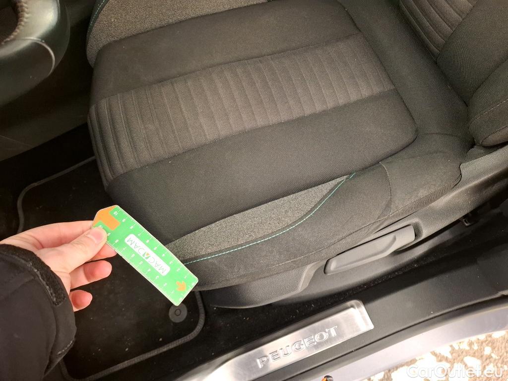  Peugeot  5008  Style 1.2 PureTech 130CV BVM6 7 Sieges E6d #14