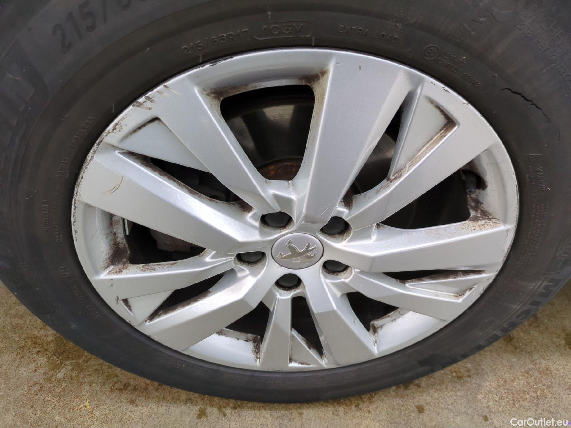  Peugeot  5008  Active Business 1.5 HDi 130CV BVA8 E6dT #60