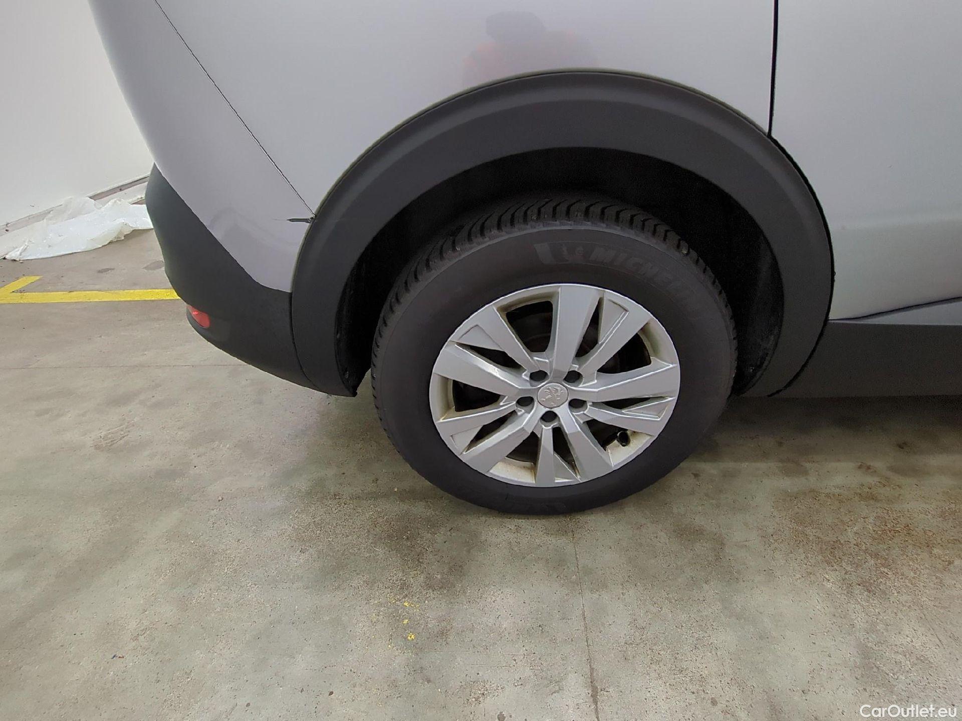  Peugeot  5008  Active Pack 1.5 HDi 130CV BVA8 7 Sieges E6d #6