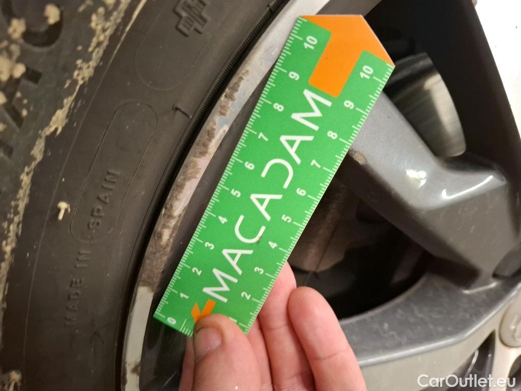  Peugeot  5008  Allure Pack 1.2 PureTech 130CV BVA8 7 Sieges E6d #95