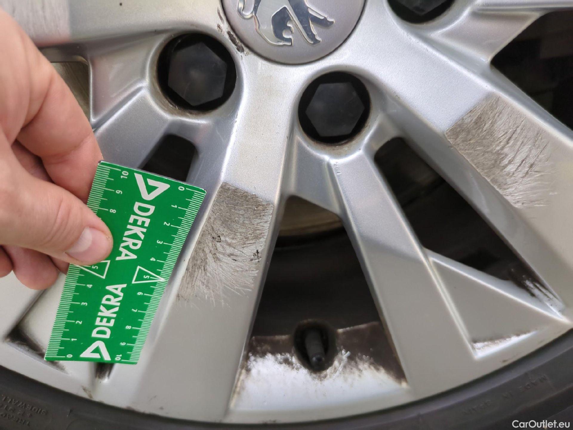  Peugeot  5008  Active Business 1.5 HDi 130CV BVA8 E6dT #53