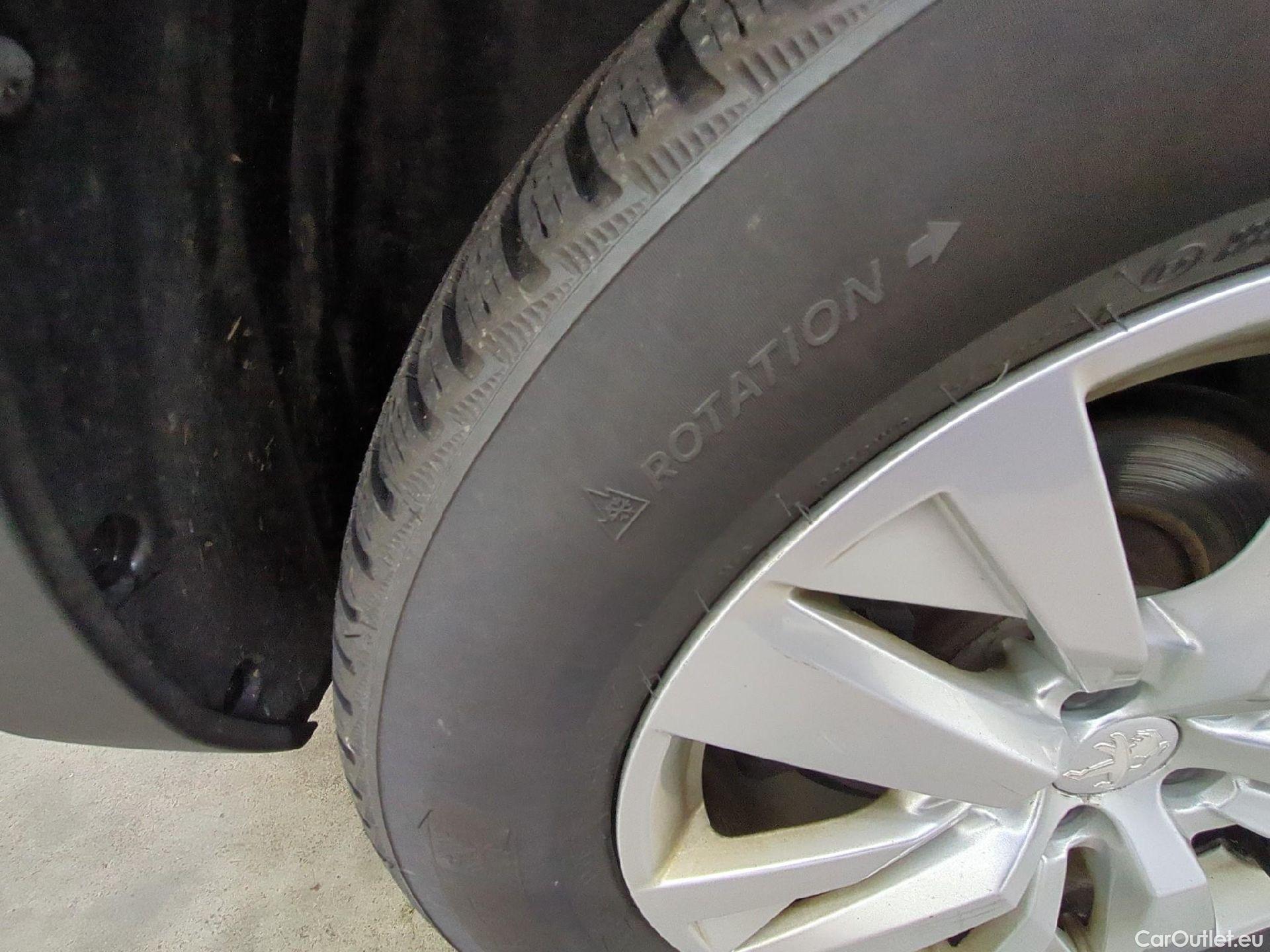  Peugeot  5008  Active Pack 1.5 HDi 130CV BVA8 7 Sieges E6d #5