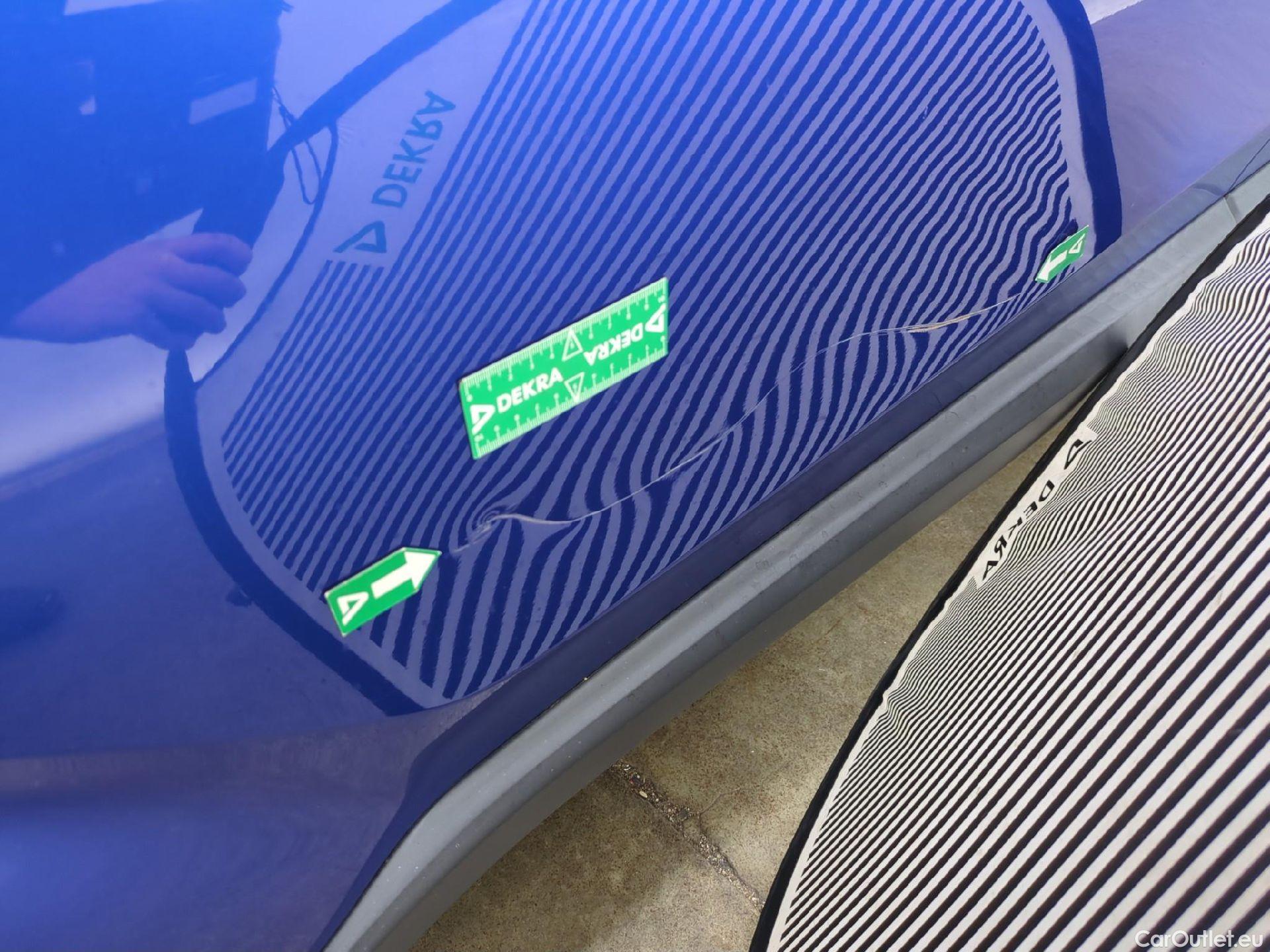  Toyota  C-HR TOYOTA  5p SUV 1.8 HYBRIDE 122 GRAPHIC #43