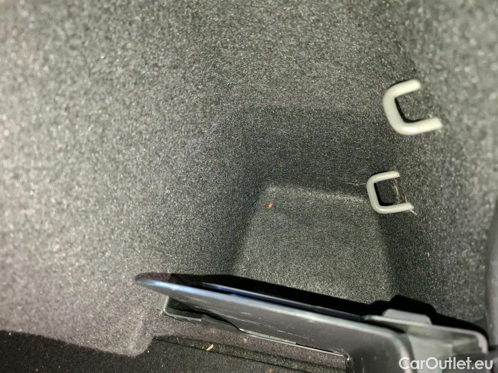  Volkswagen  Tiguan VOLKSWAGEN  / 2020 / 5P / SUV 2.0 TDI 150 DSG7 R-Line #14