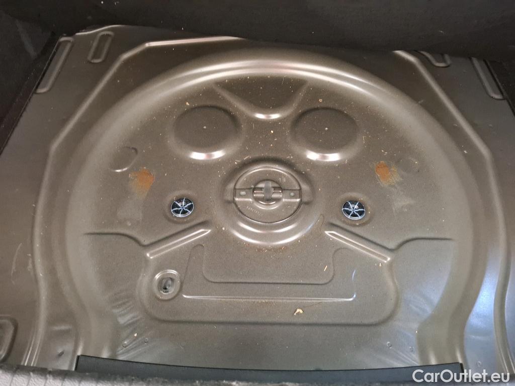  Volkswagen  Tiguan VOLKSWAGEN  / 2020 / 5P / SUV 2.0 TDI 150 DSG7 R-Line #13