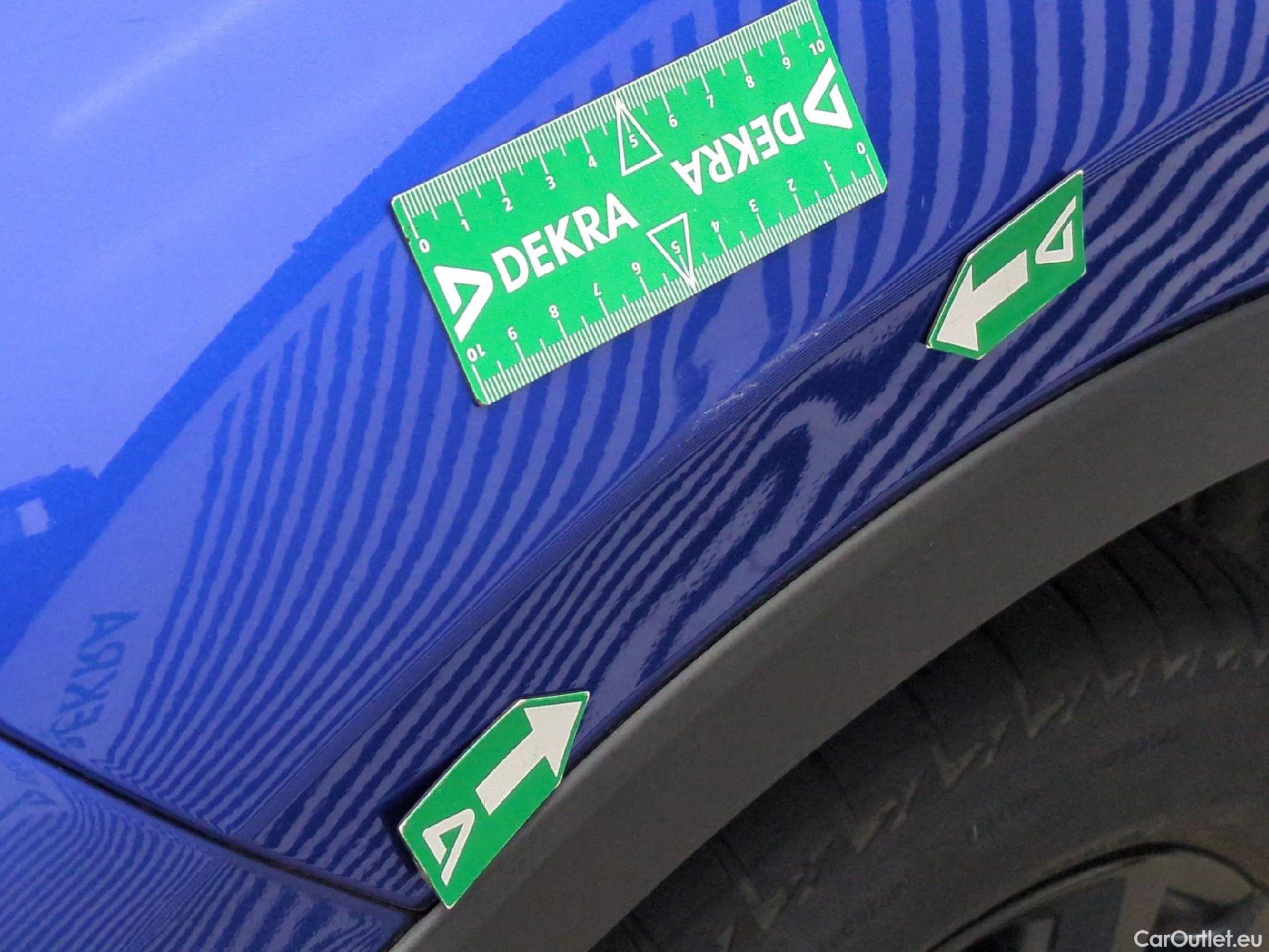  Toyota  C-HR TOYOTA  5p SUV 1.8 HYBRIDE 122 GRAPHIC #27