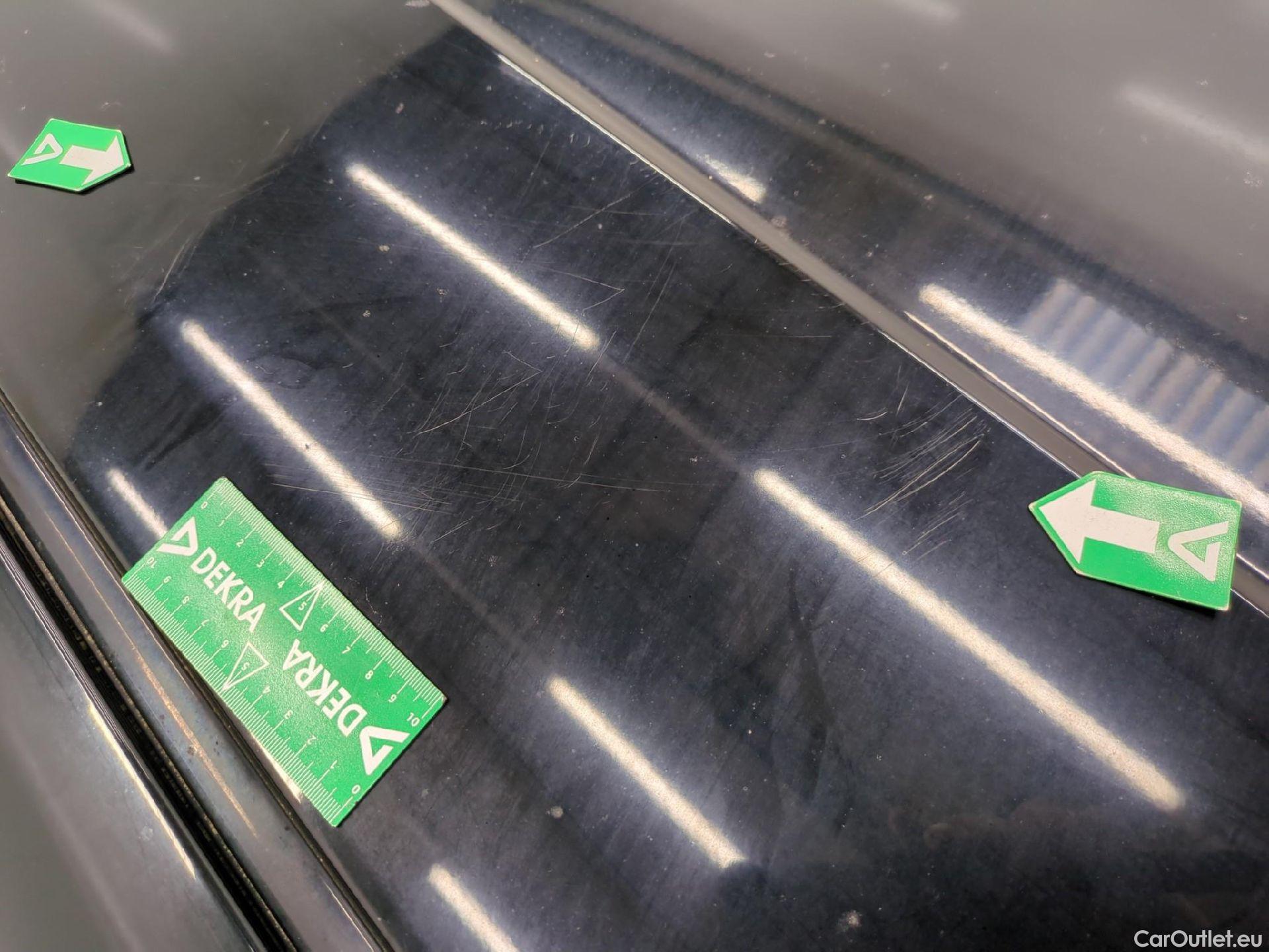  Toyota  C-HR TOYOTA  5p SUV 1.8 HYBRIDE 122 GRAPHIC #31