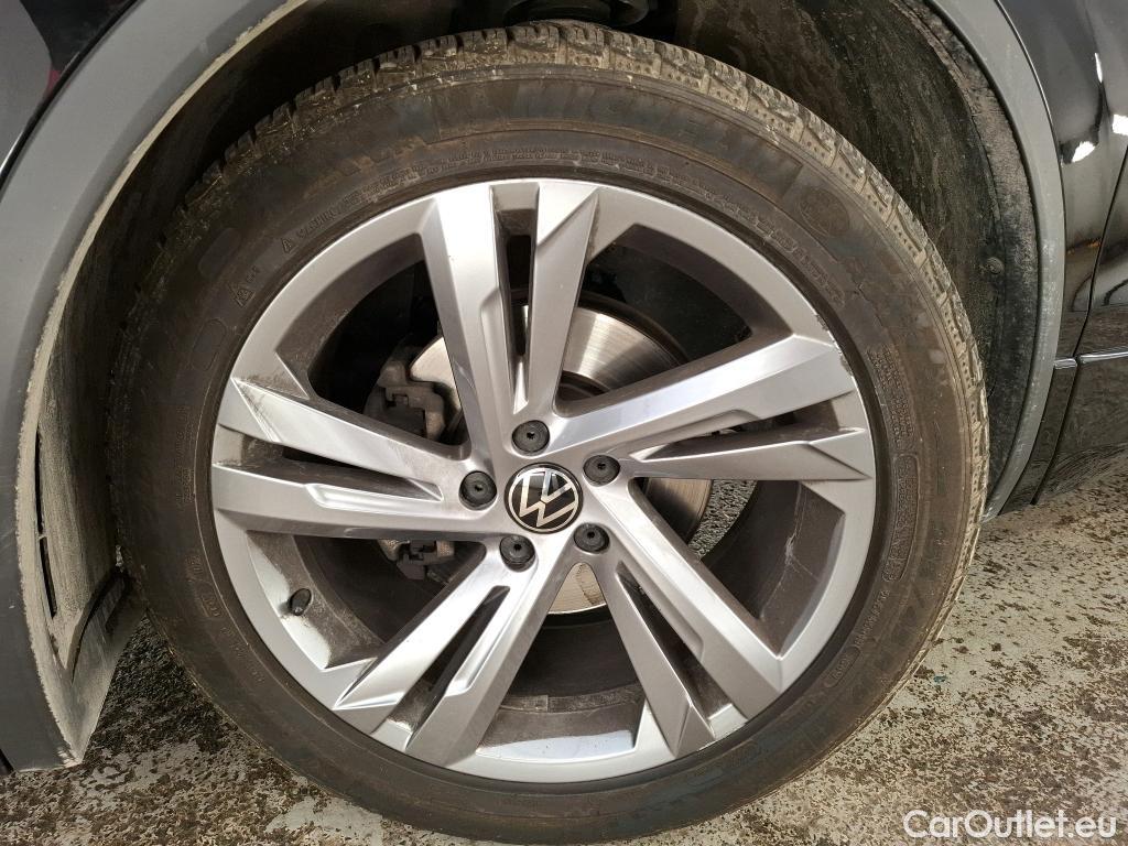  Volkswagen  Tiguan VOLKSWAGEN  / 2020 / 5P / SUV 2.0 TDI 150 DSG7 R-Line #12