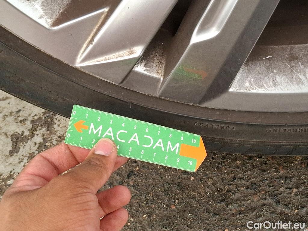  Volkswagen  Tiguan VOLKSWAGEN  / 2020 / 5P / SUV 2.0 TDI 150 DSG7 R-Line #7