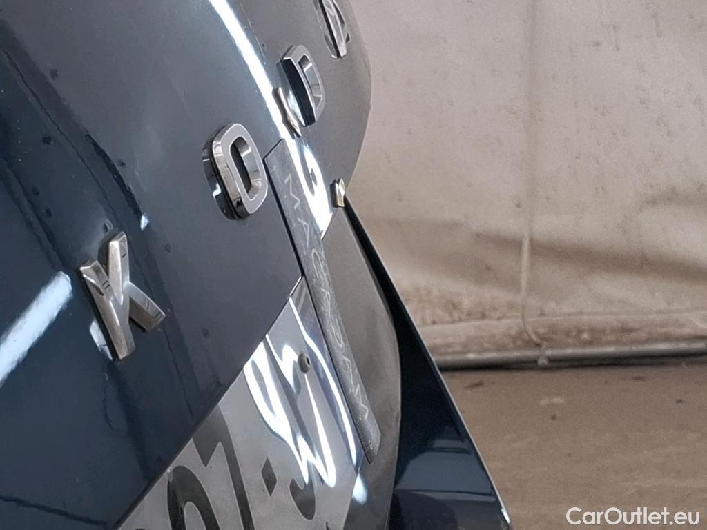  Skoda  Superb  Break Business 2.0 TDI 150CV BVA7 E6d #32