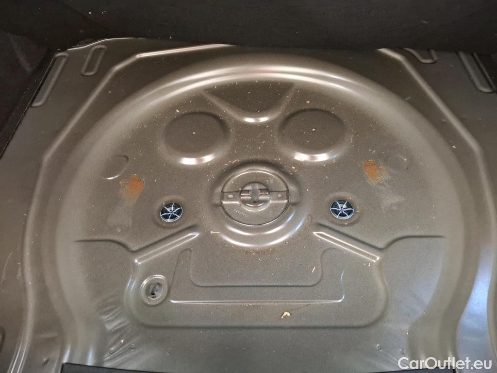  Volkswagen  Tiguan VOLKSWAGEN  / 2020 / 5P / SUV 2.0 TDI 150 DSG7 R-Line #8