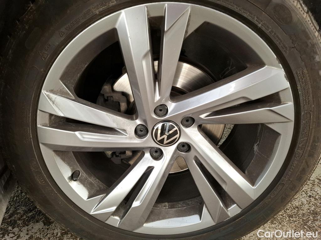  Volkswagen  Tiguan VOLKSWAGEN  / 2020 / 5P / SUV 2.0 TDI 150 DSG7 R-Line #21