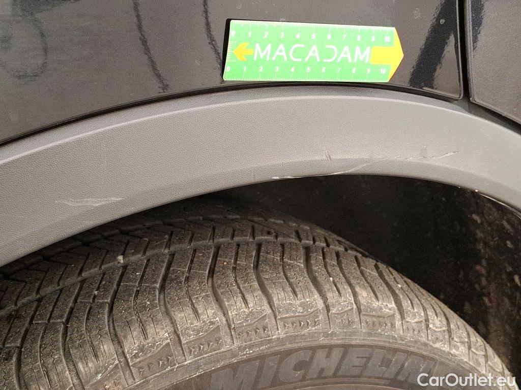  Volkswagen  Tiguan VOLKSWAGEN  / 2020 / 5P / SUV 2.0 TDI 150 DSG7 R-Line #27