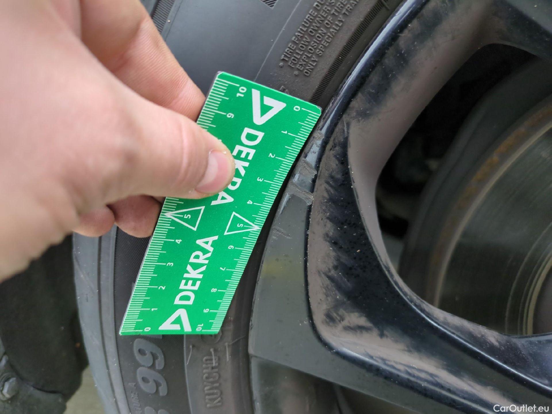  Toyota  C-HR TOYOTA  5p SUV 1.8 HYBRIDE 122 GRAPHIC #16