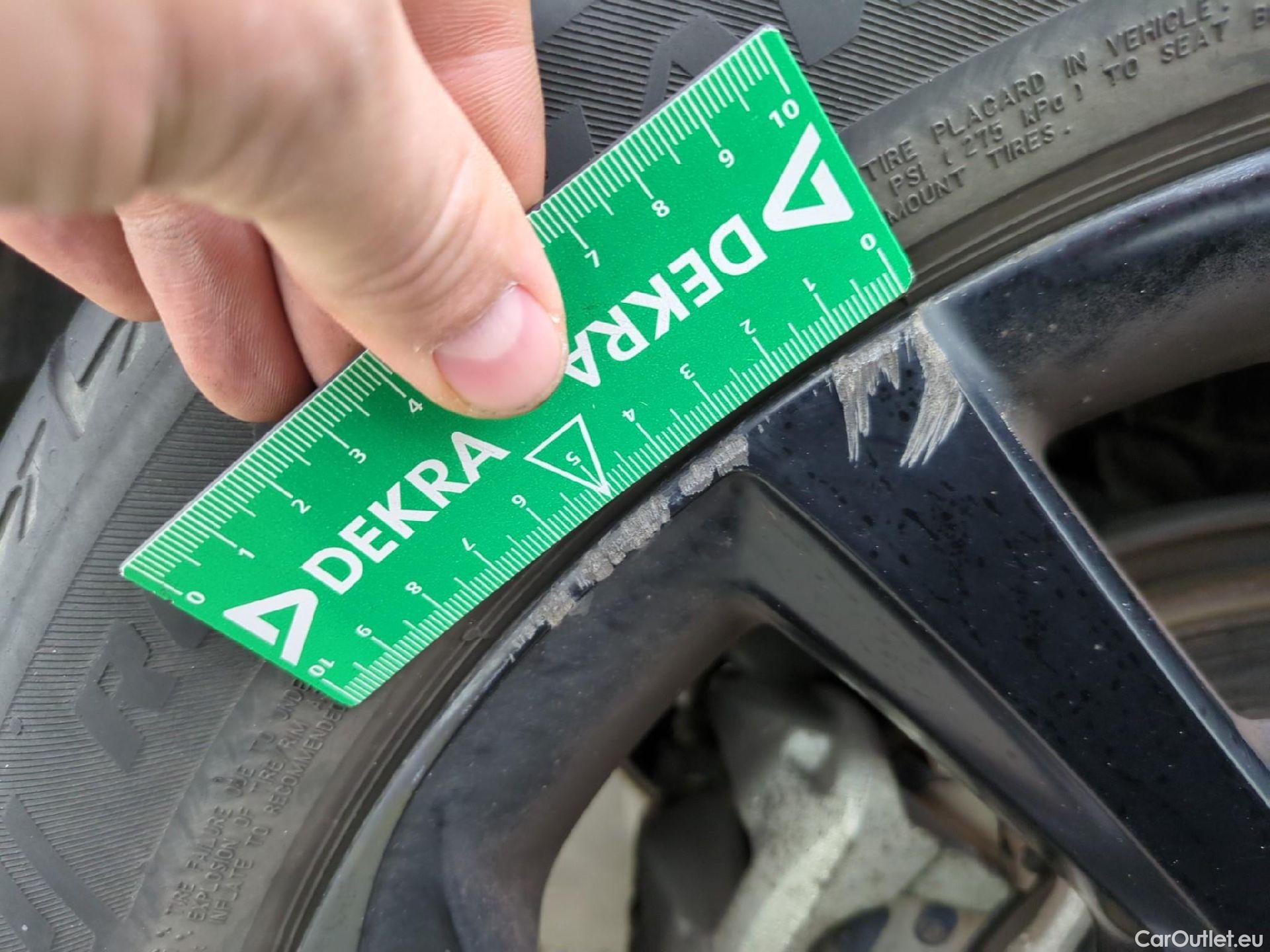  Toyota  C-HR TOYOTA  5p SUV 1.8 HYBRIDE 122 GRAPHIC #21