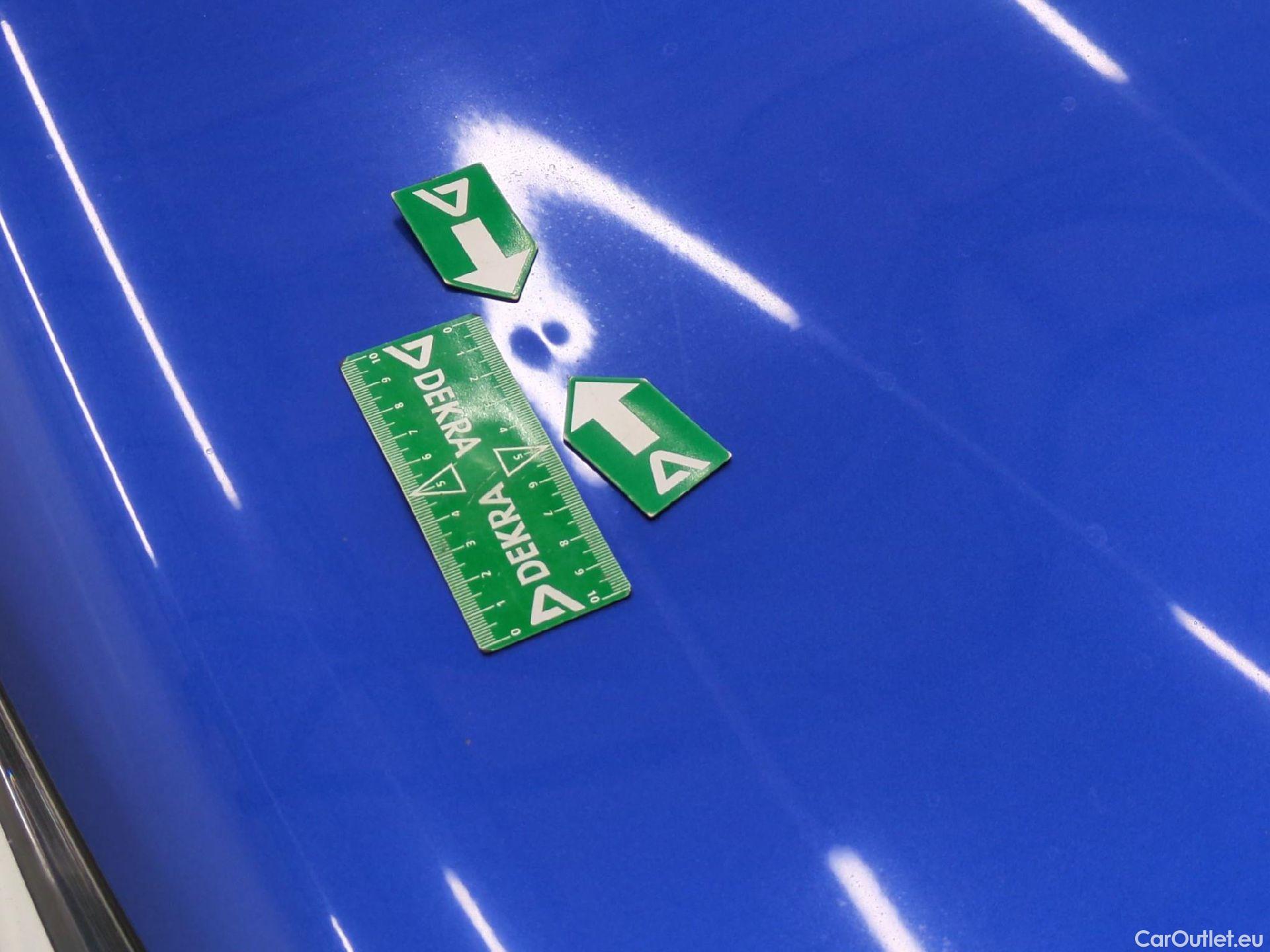  Toyota  C-HR TOYOTA  5p SUV 1.8 HYBRIDE 122 GRAPHIC #41