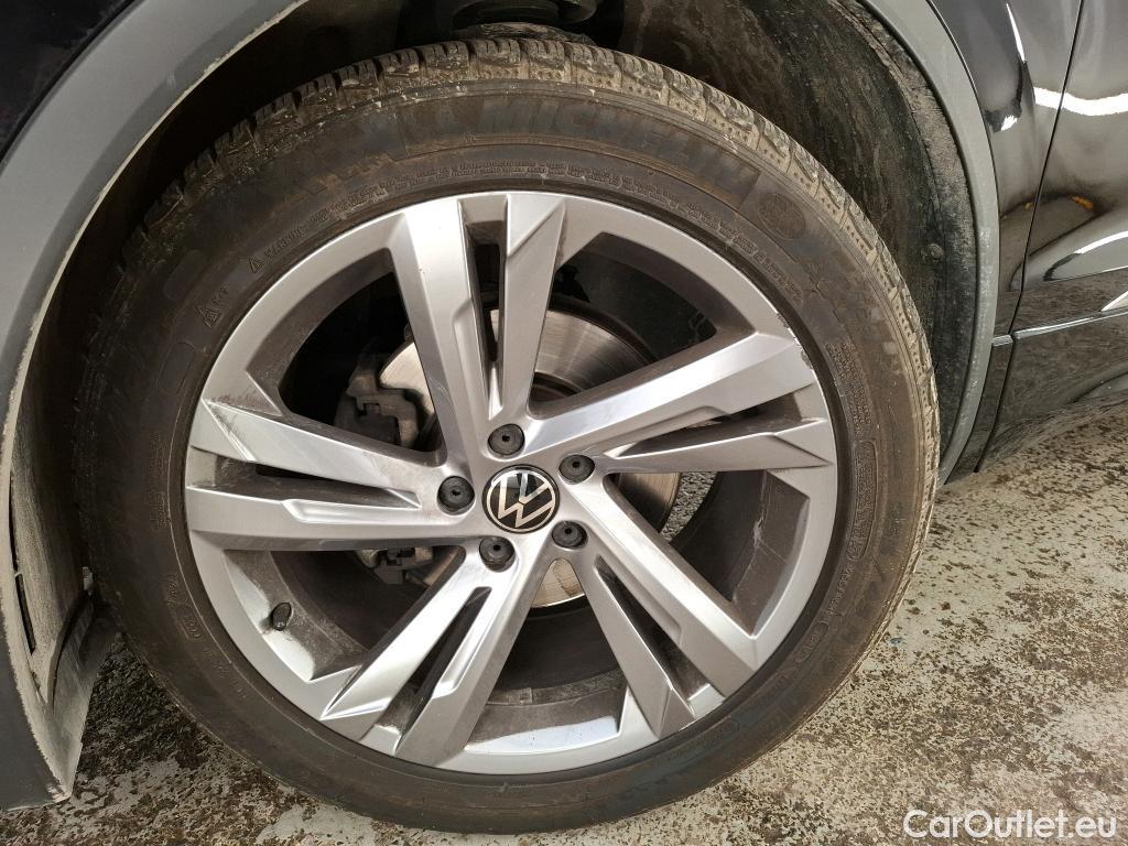  Volkswagen  Tiguan VOLKSWAGEN  / 2020 / 5P / SUV 2.0 TDI 150 DSG7 R-Line #17
