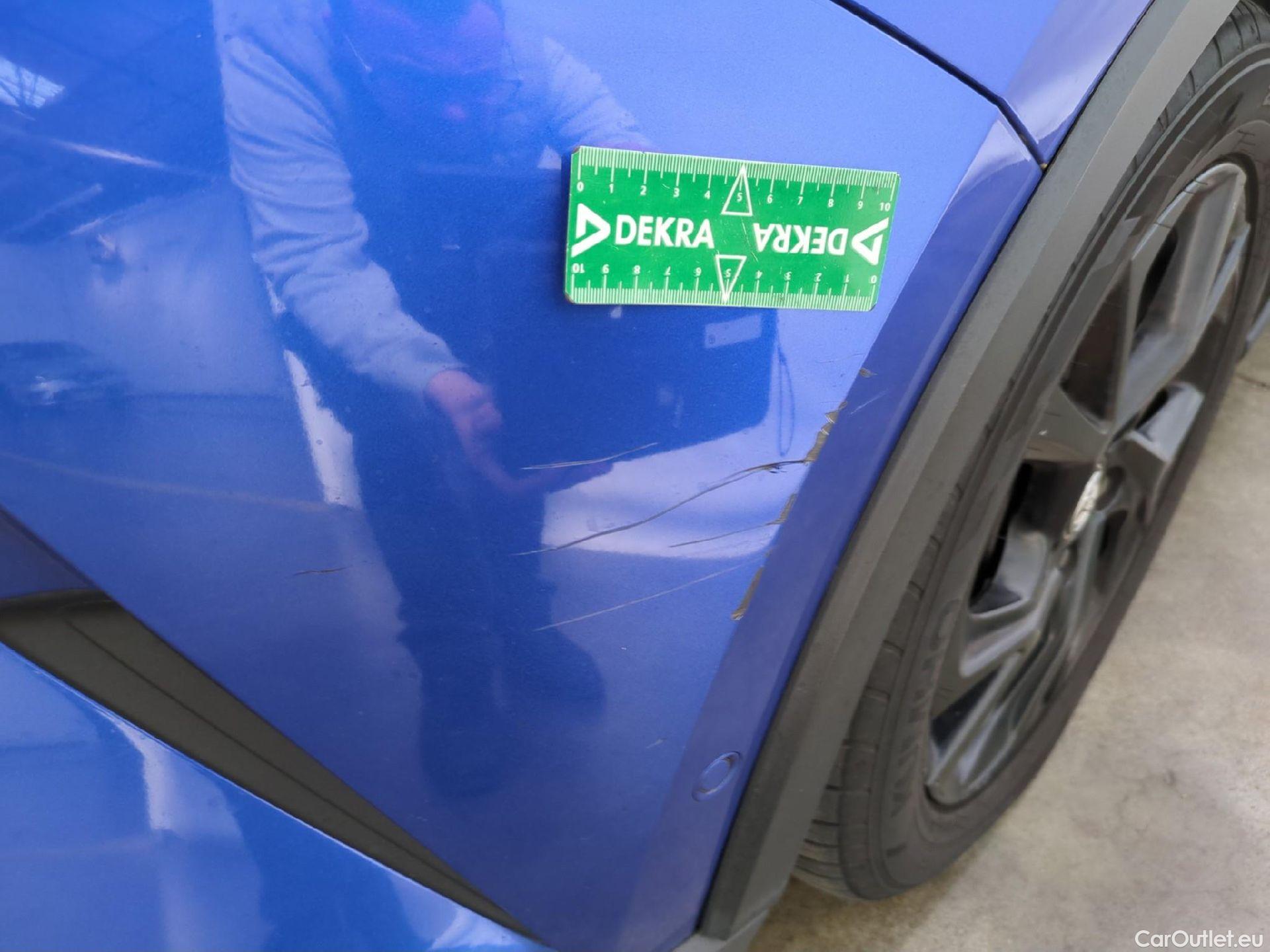  Toyota  C-HR TOYOTA  5p SUV 1.8 HYBRIDE 122 GRAPHIC #35