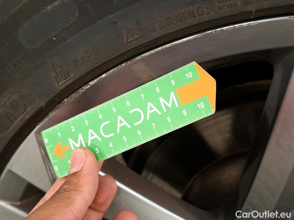  Volkswagen  Tiguan VOLKSWAGEN  / 2020 / 5P / SUV 2.0 TDI 150 DSG7 R-Line #6