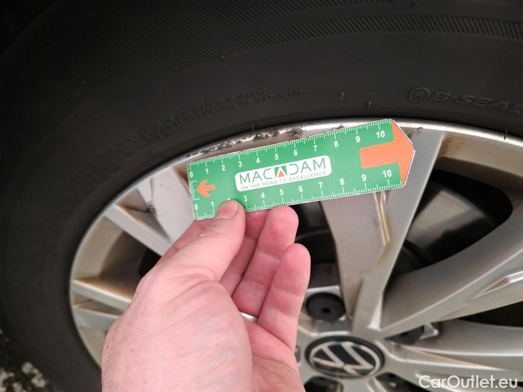  Volkswagen  Tiguan VOLKSWAGEN  / 2020 / 5P / SUV 2.0 TDI 150 DSG7 Life Business #14