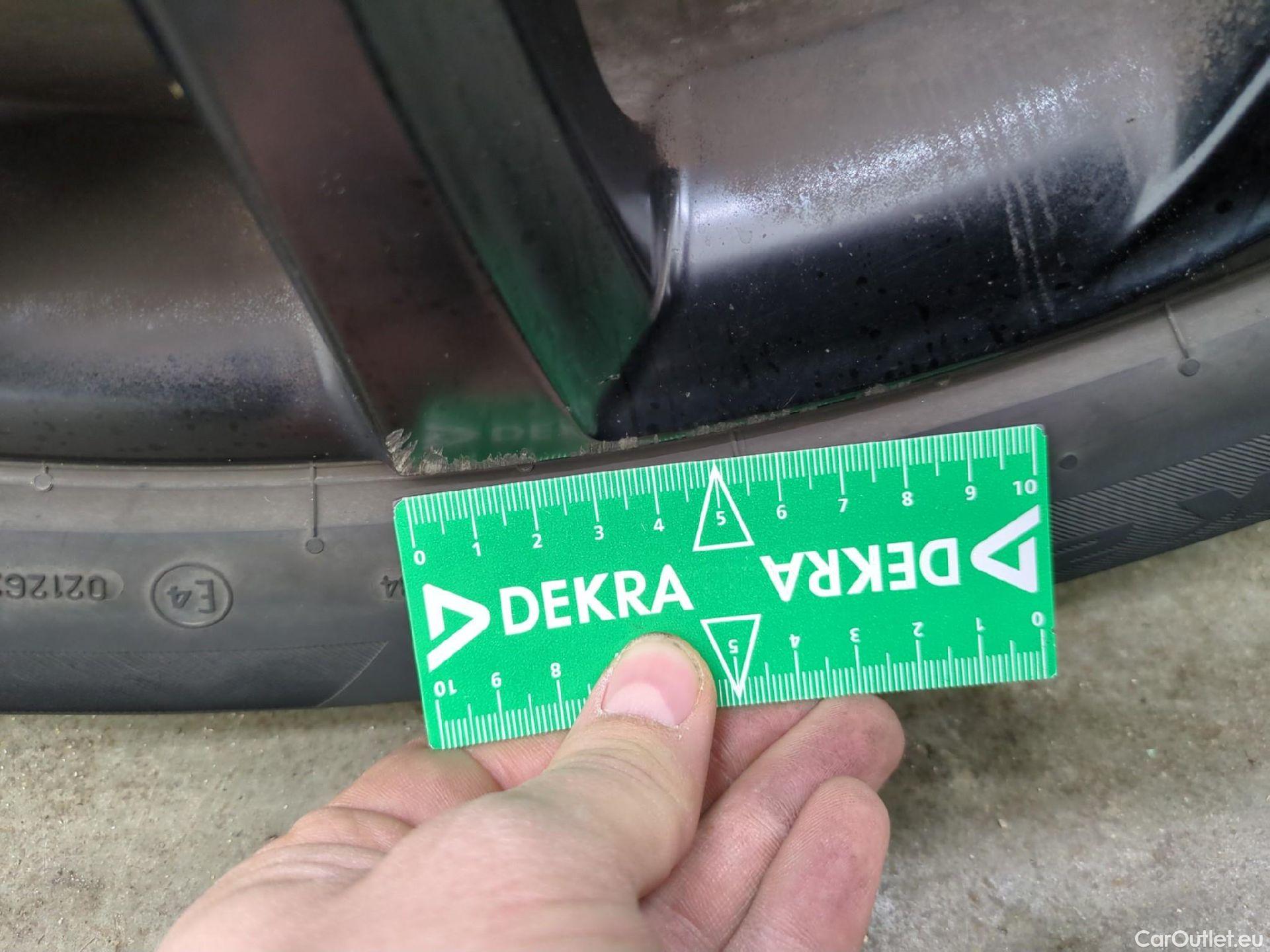  Toyota  C-HR TOYOTA  5p SUV 1.8 HYBRIDE 122 GRAPHIC #20