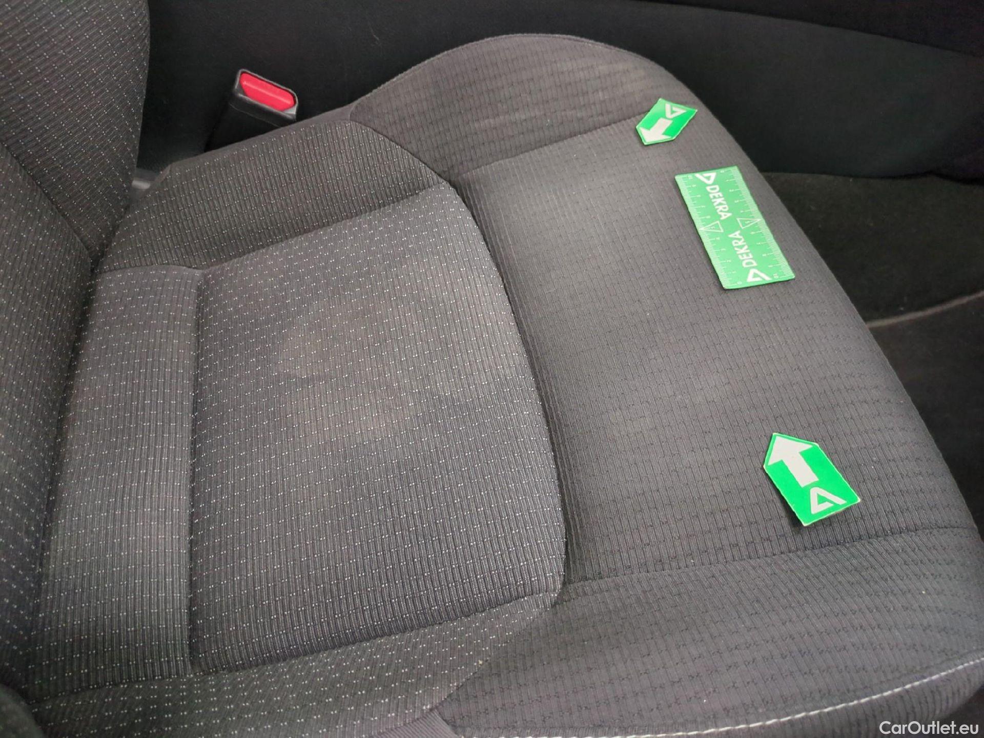  Toyota  C-HR TOYOTA  5p SUV 1.8 HYBRIDE 122 GRAPHIC #6