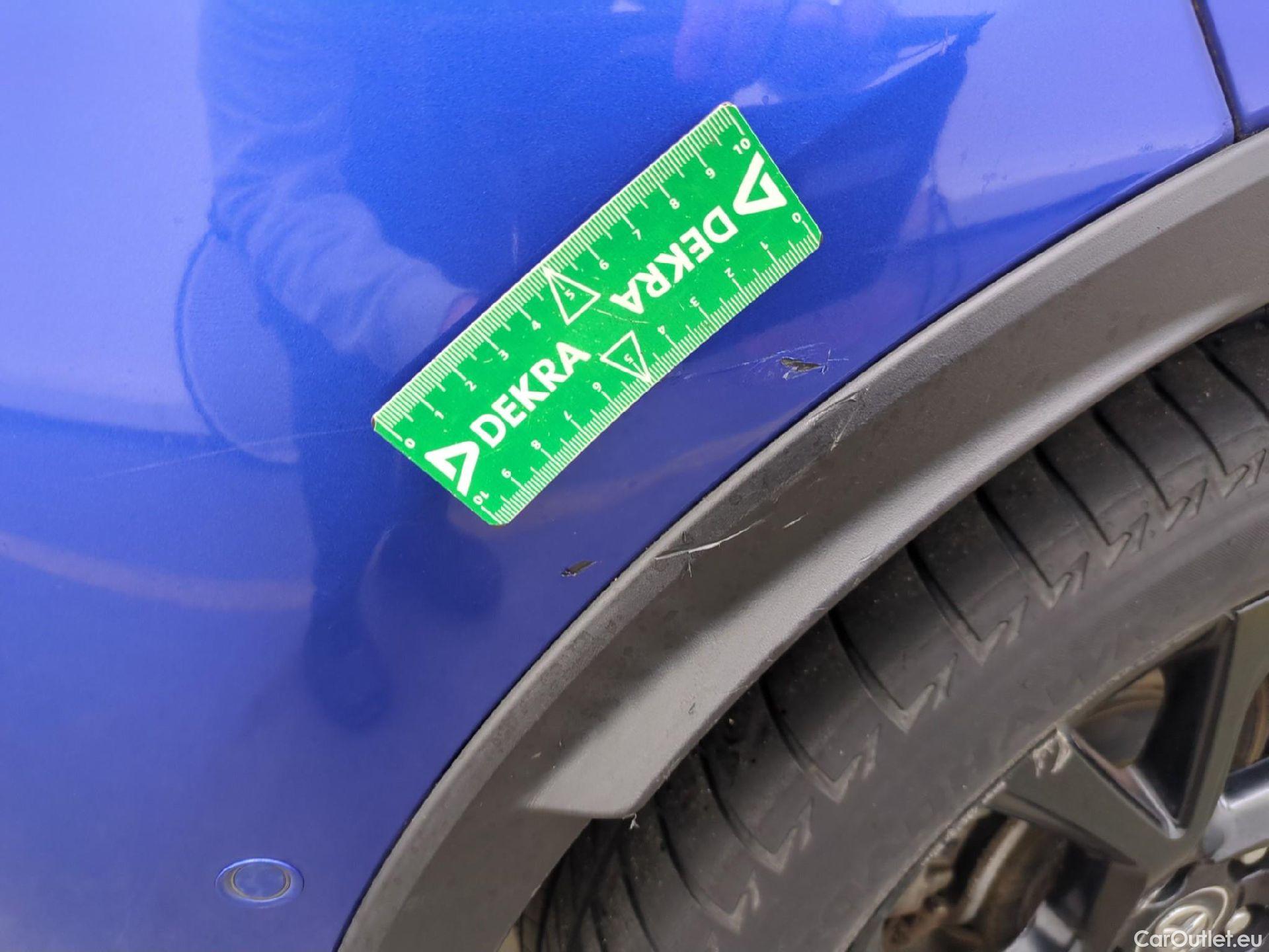  Toyota  C-HR TOYOTA  5p SUV 1.8 HYBRIDE 122 GRAPHIC #48