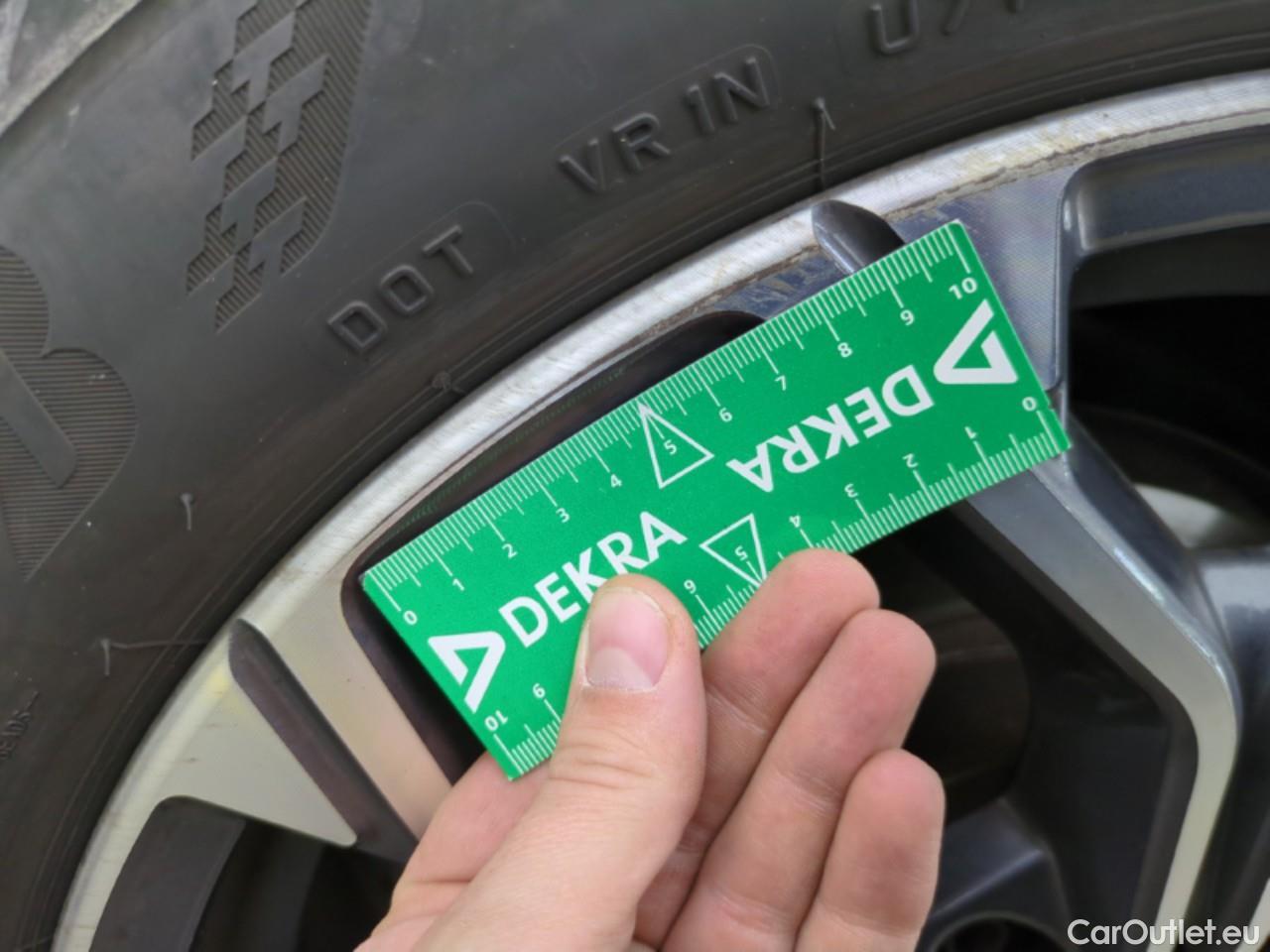  Bmw  X1 Série  sDrive 18 i xLine 1.5 135CV BVA7 E6d #26