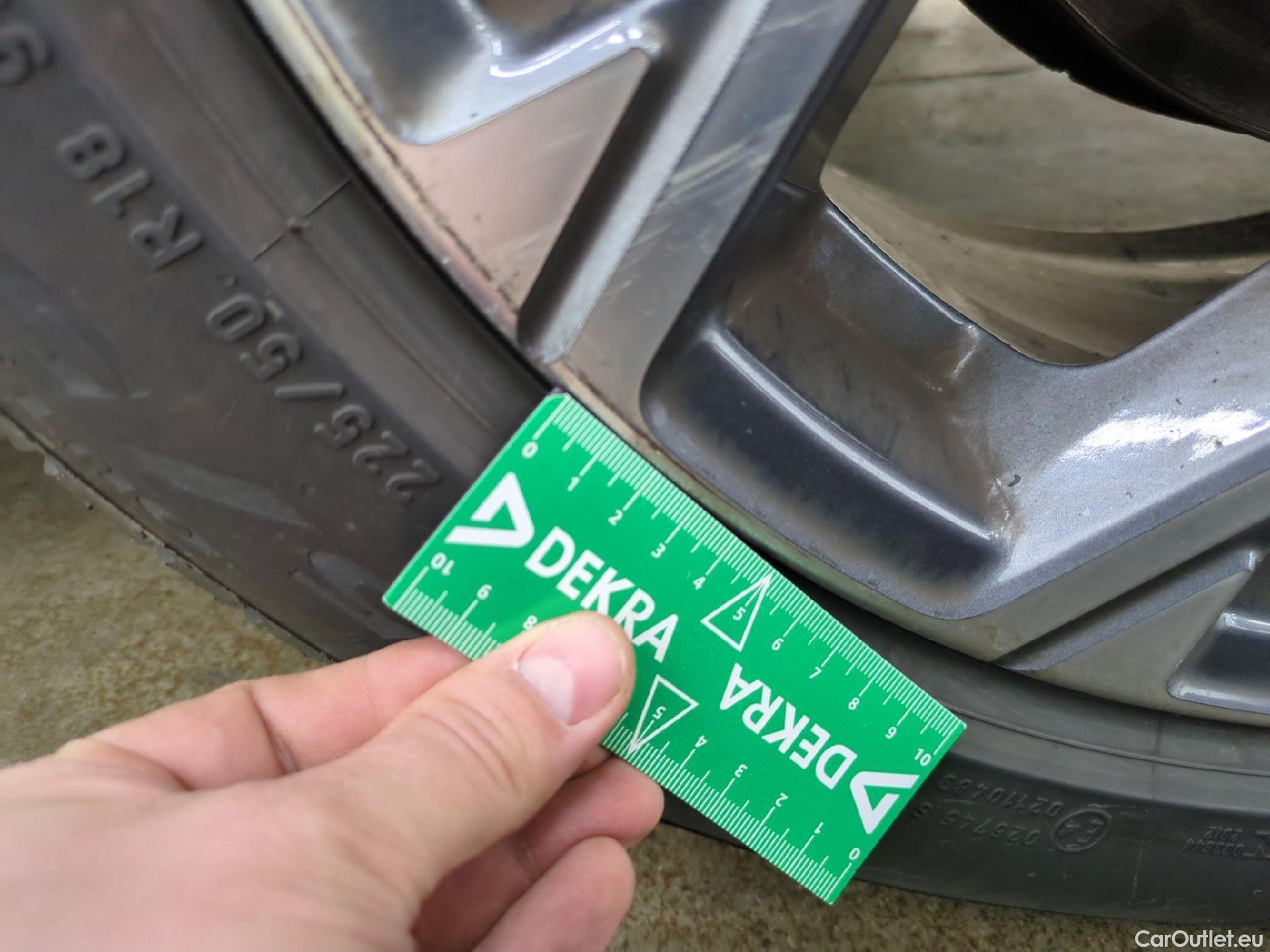  Bmw  X1 Série  sDrive 18 i xLine 1.5 135CV BVA7 E6d #17