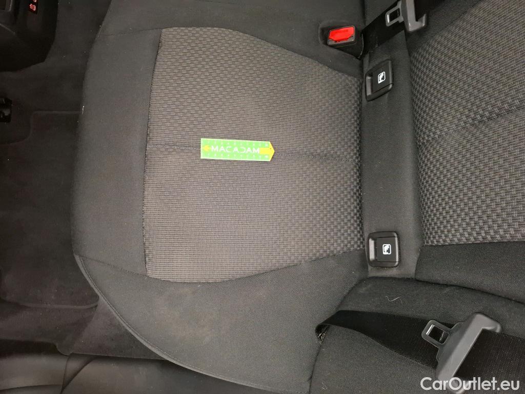  Bmw  Serie 1 BMW Série 1 / 2019 / 5P / Berline 116i Business Design #46