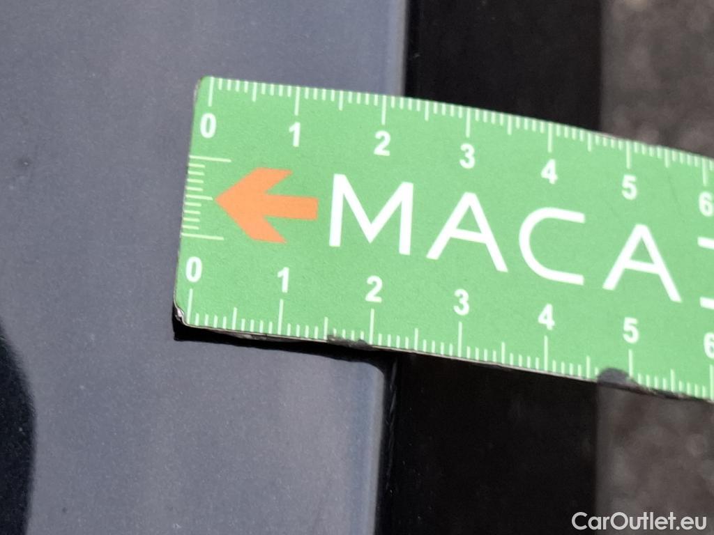  Bmw  Serie 1 BMW Série 1 / 2019 / 5P / Berline 116i Business Design #9