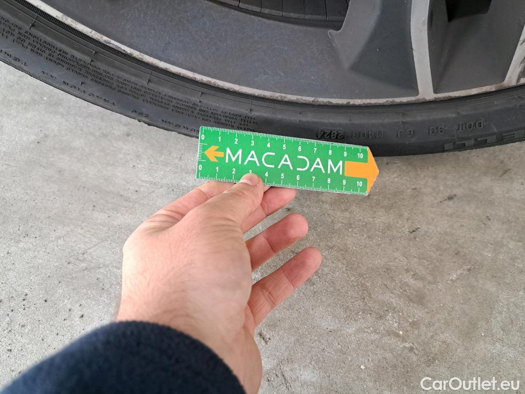  Bmw  Serie 1 Série 1 Berline 120 i Edition Sport 2.0 180CV BVA7 E6d #37